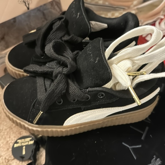 Fenty - Picture 3 of 3